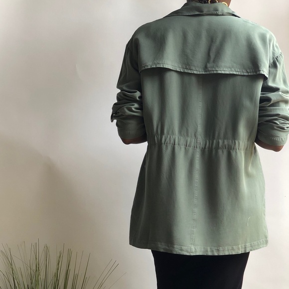 Waist length jacket. - Picture 6 of 7